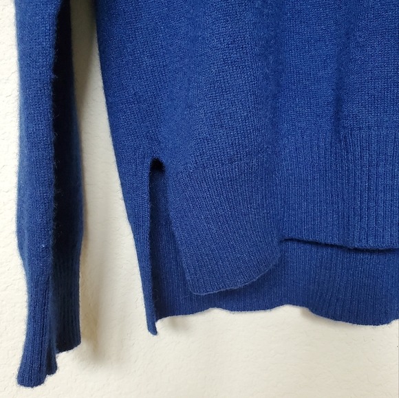 J. McLaughlin Blue 100% Cashmere Cardigan Sweater.  Size 8 - Picture 2 of 7